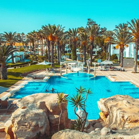 Hotel Steigenberger Marhaba Thalasso Hammamet Exterior foto A swimming pool in Tunisia