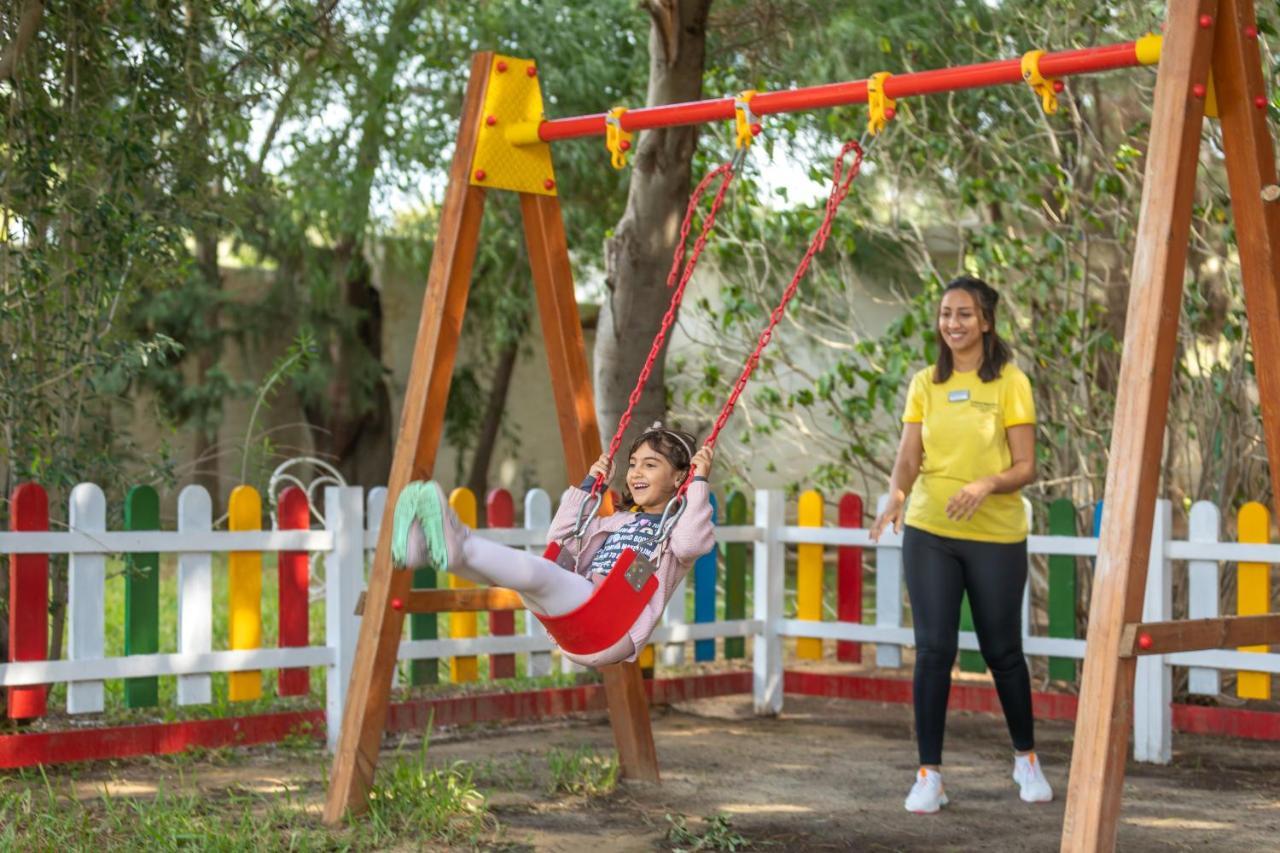 Hotel Steigenberger Marhaba Thalasso Hammamet Exterior foto A child on a swing