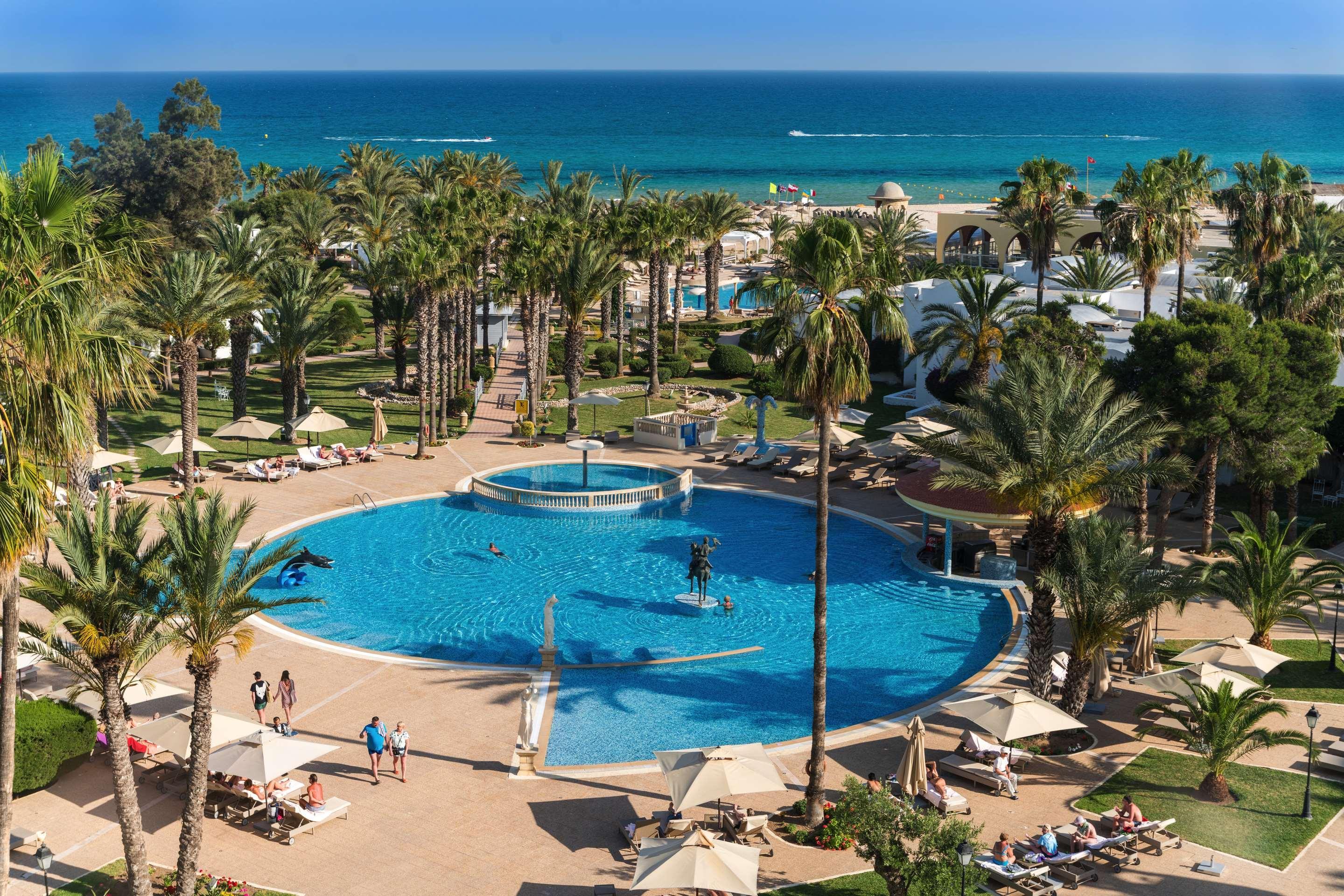 Hotel Steigenberger Marhaba Thalasso Hammamet Exterior foto A swimming pool at a hotel in Agadir, Morocco