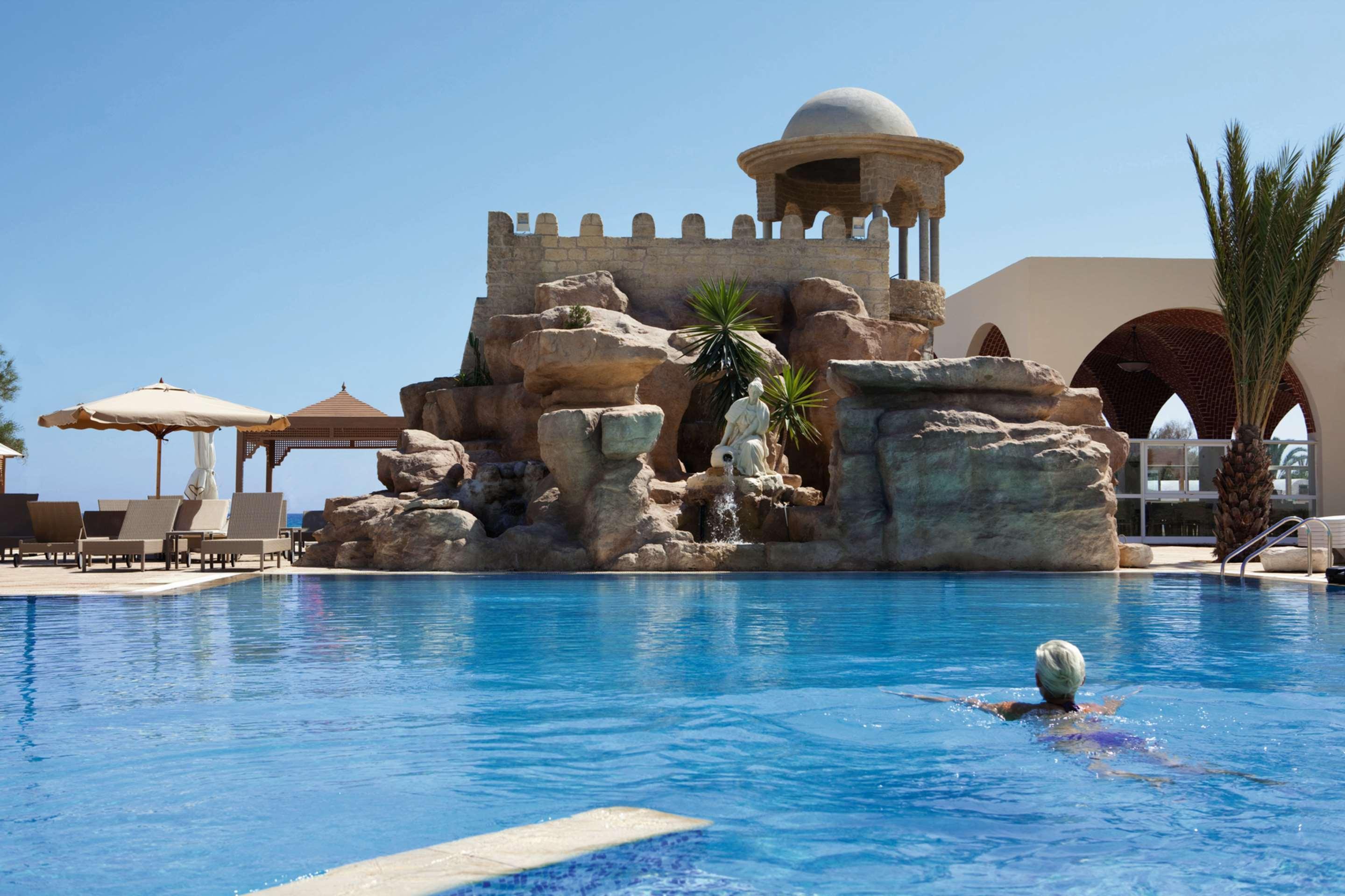 Steigenberger Marhaba Thalasso Hammamet Exterior foto The swimming pool at the hotel