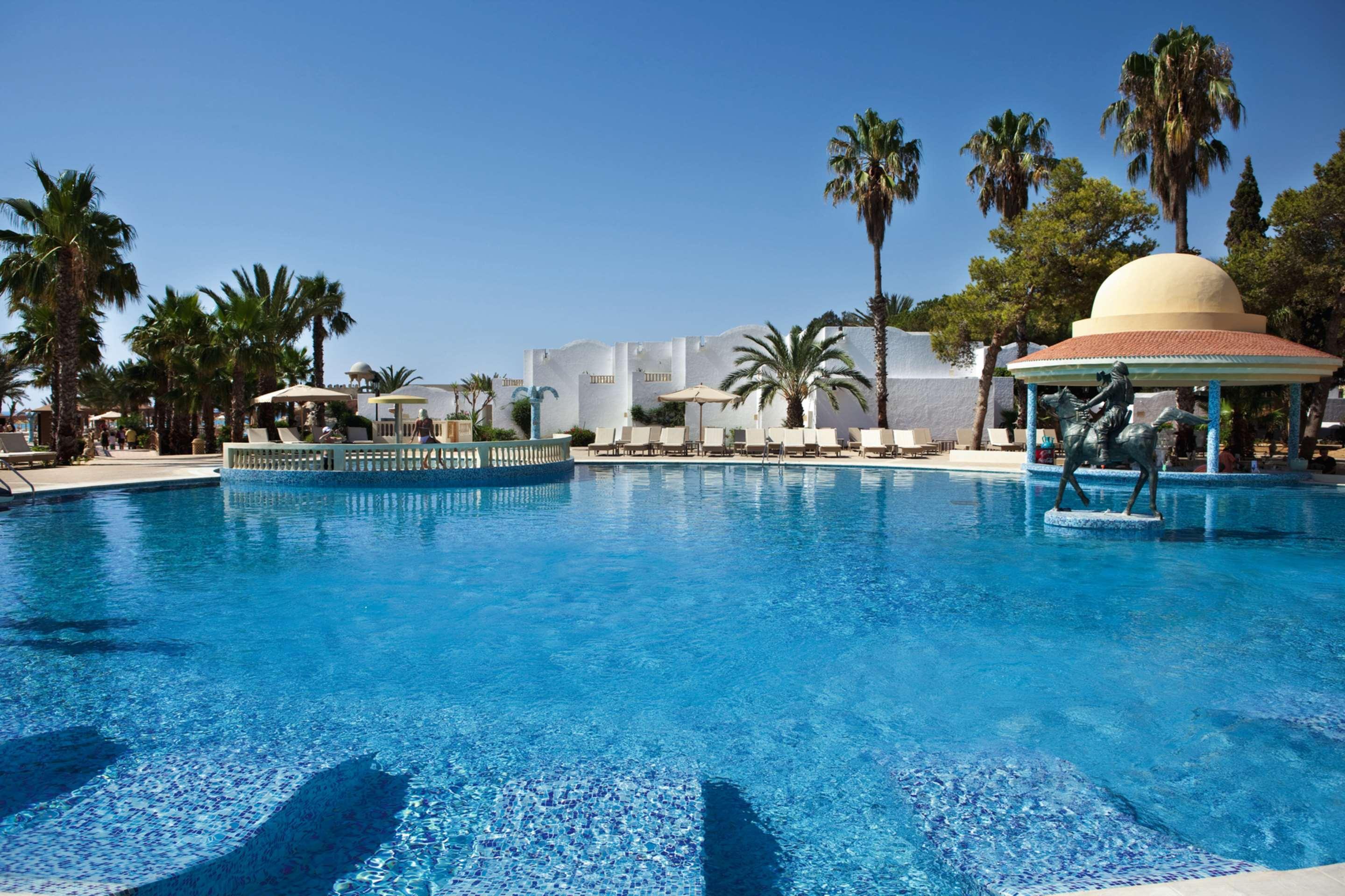 Steigenberger Marhaba Thalasso Hammamet Exterior foto The swimming pool at the hotel