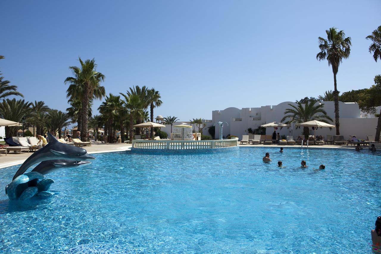 Hotel Steigenberger Marhaba Thalasso Hammamet Exterior foto A swimming pool at a resort in Egypt